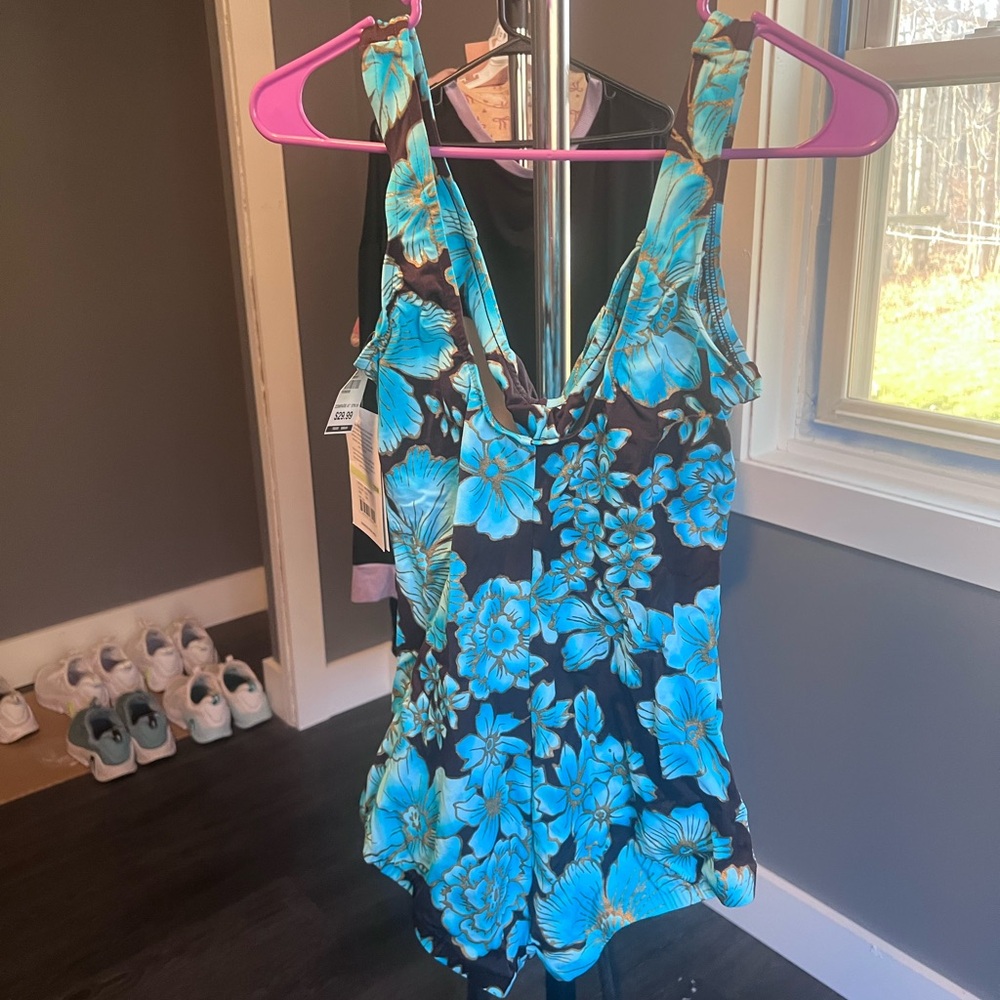 Maxine of Hollywood One Piece Swim Suits - Picture 13 of 16